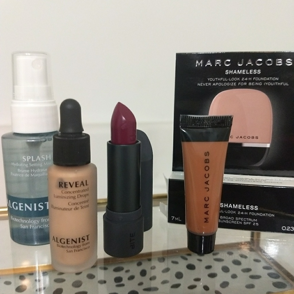 💋 Chic Night Out makeup sampler 💋